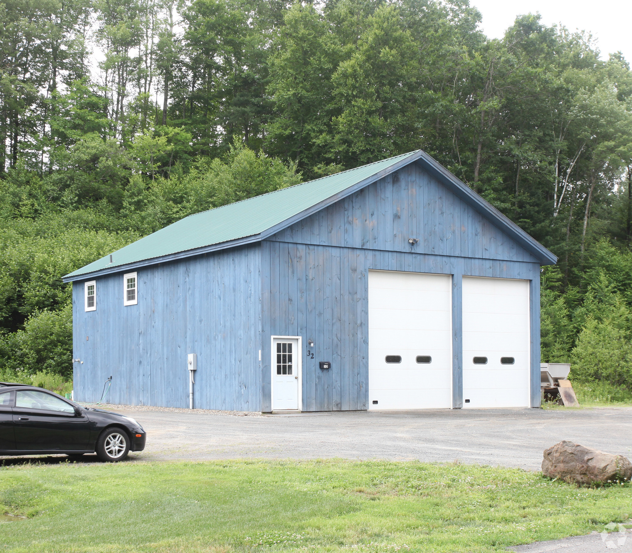 32 Turnpike Rd, Turners Falls, MA for sale Primary Photo- Image 1 of 1