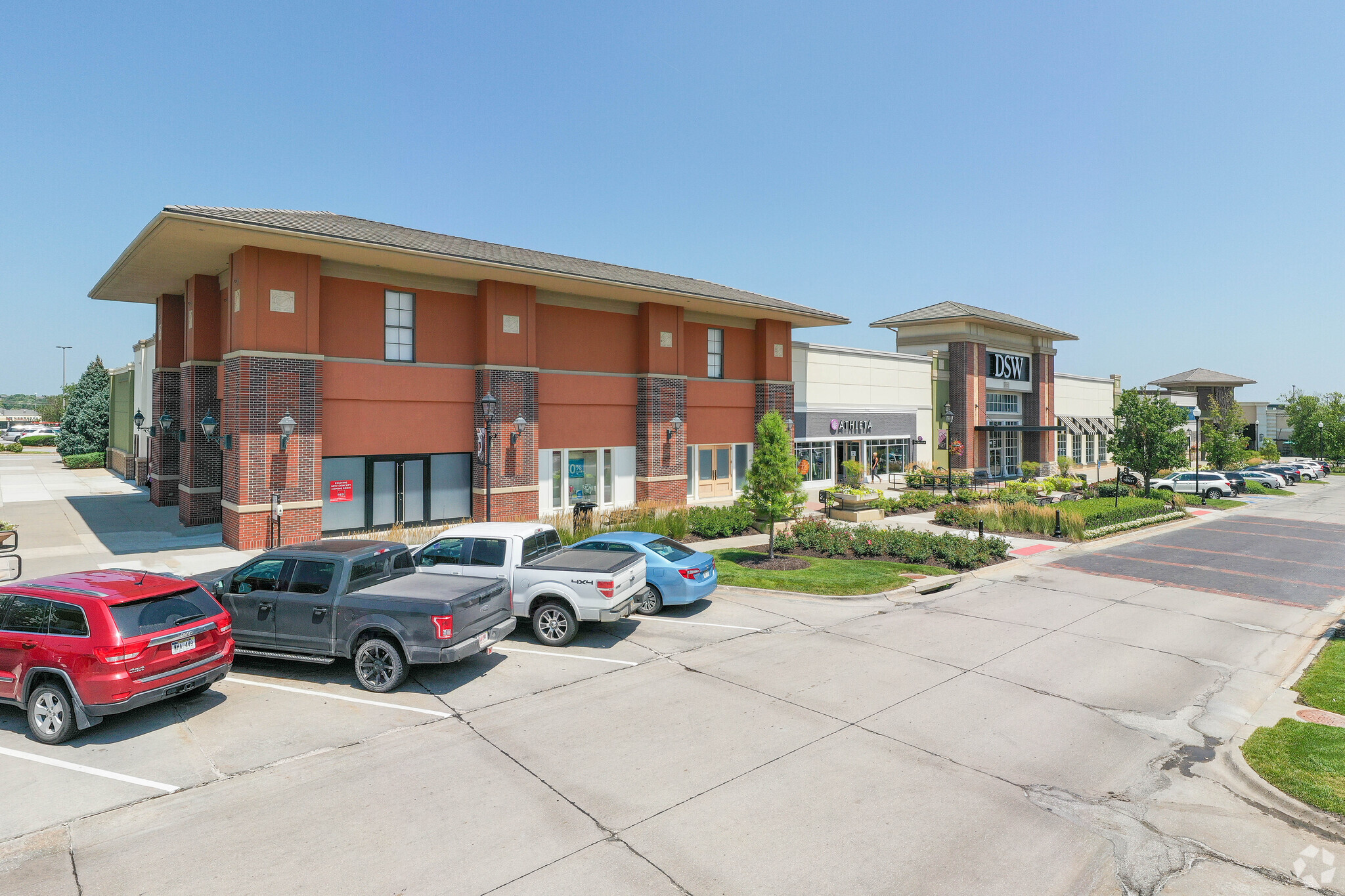 17305 Davenport St, Omaha, NE for lease Building Photo- Image 1 of 10