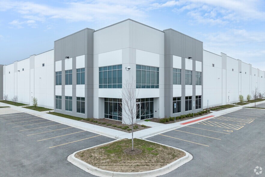 9150 W 55th St, McCook, IL for lease - Primary Photo - Image 3 of 7