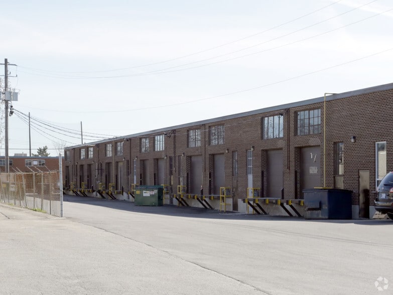 3171 Lenworth Dr, Mississauga, ON for lease - Building Photo - Image 2 of 4
