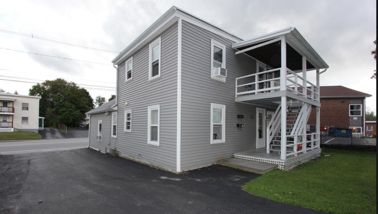 176 East Ave, Lewiston, ME for sale Primary Photo- Image 1 of 1