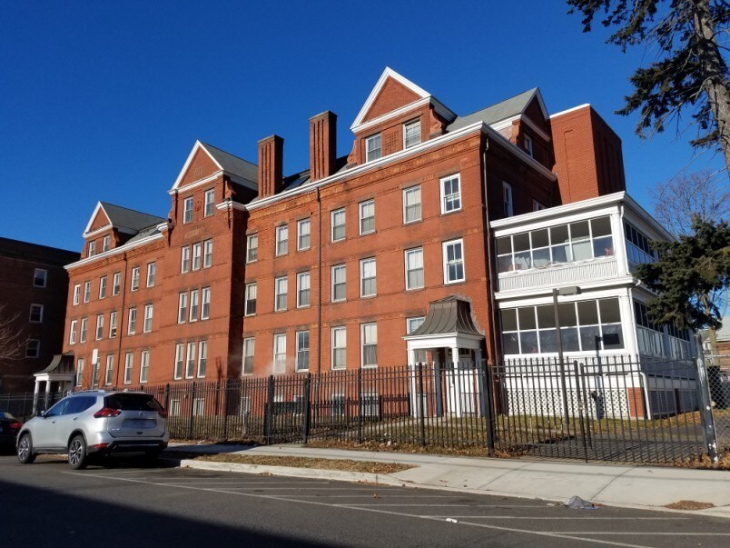 376 Prospect St, Bridgeport, CT 06604