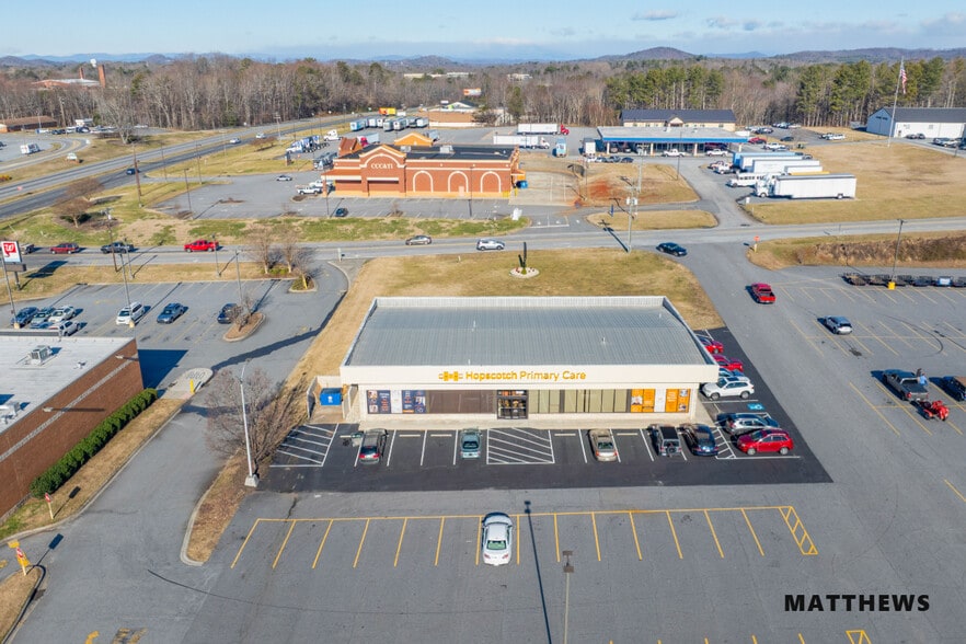 3060 Hickory Blvd, Hudson, NC for sale - Building Photo - Image 2 of 3