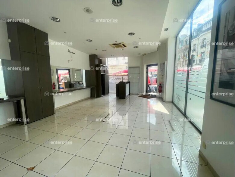 Retail in Saint-Quentin for lease - Interior Photo - Image 3 of 6