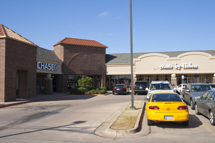 13802-13804 N May Ave, Oklahoma City, OK for lease - Building Photo - Image 1 of 3