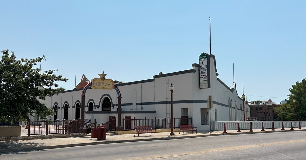 2501-2519 Rodeo Plz, Fort Worth, TX for lease - Building Photo - Image 1 of 13