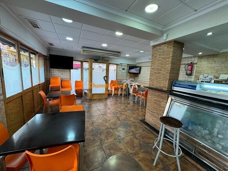 Retail in Orihuela, Alicante for sale - Building Photo - Image 2 of 11