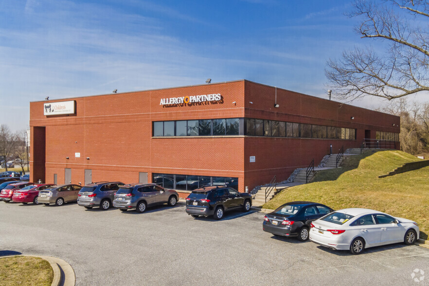 13900-13902 Laurel Lakes Ave, Laurel, MD for lease - Building Photo - Image 2 of 8