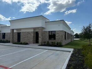 6110 Sienna Ranch Rd, Missouri City, TX for lease Interior Photo- Image 2 of 11