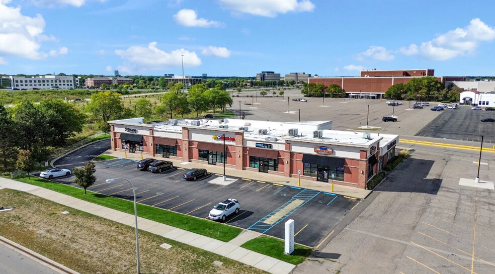 506 W 14 Mile Rd, Troy, MI for lease - Building Photo - Image 2 of 7