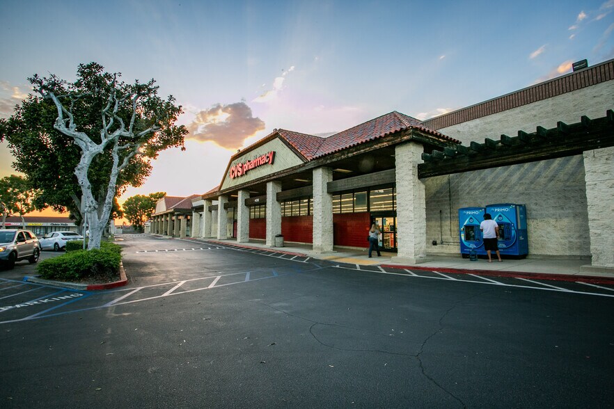 411-441 E Arrow Hwy, Glendora, CA for lease - Building Photo - Image 3 of 10