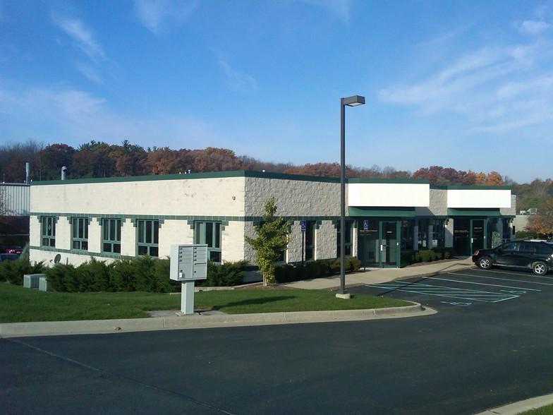 3680-3700 W Liberty Rd, Ann Arbor, MI for lease - Primary Photo - Image 1 of 9