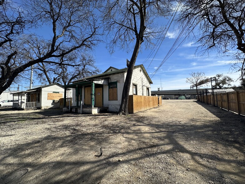 114 Union, San Antonio, TX for lease - Building Photo - Image 2 of 3