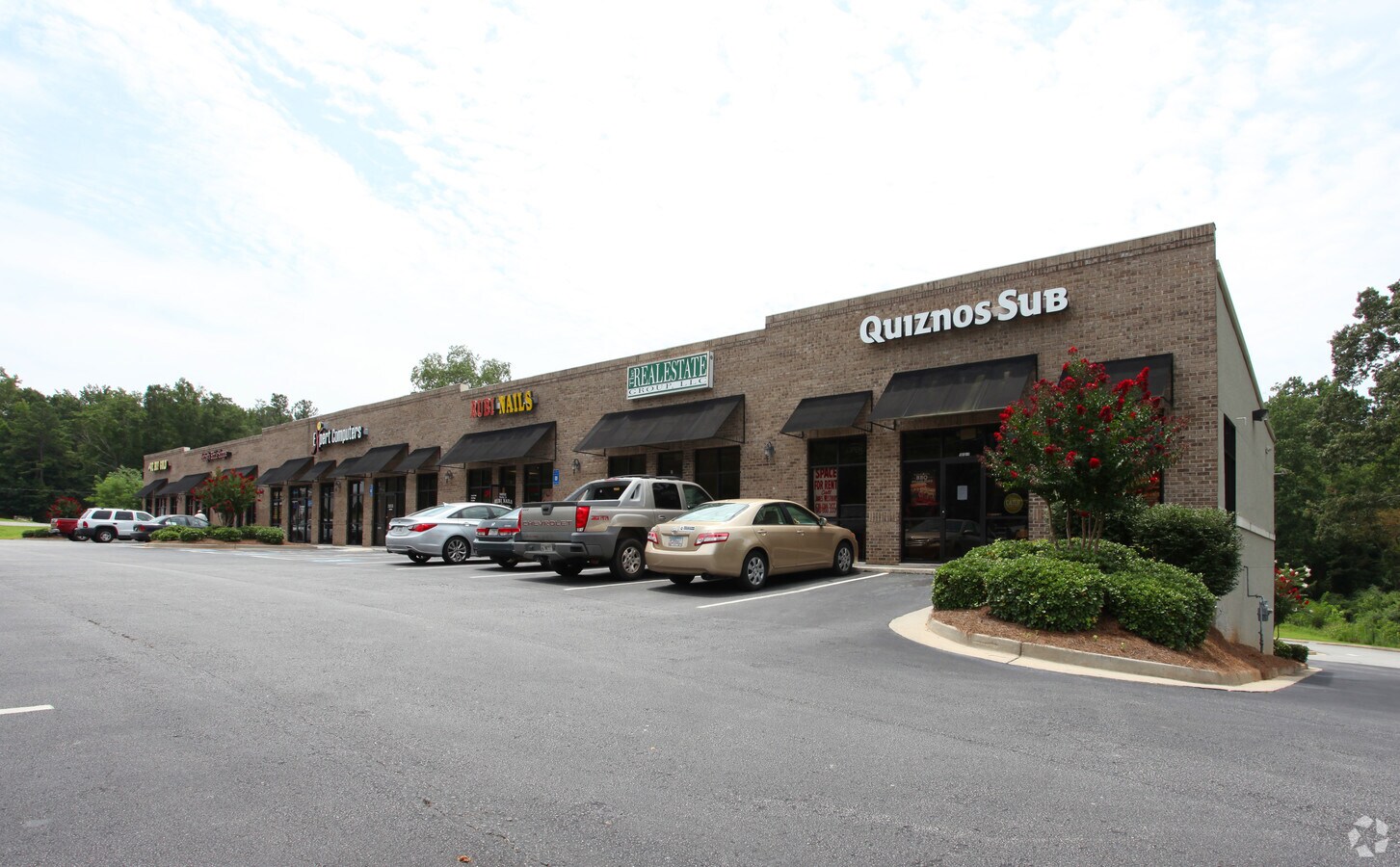 1012 Memorial Dr, Griffin, GA 30224