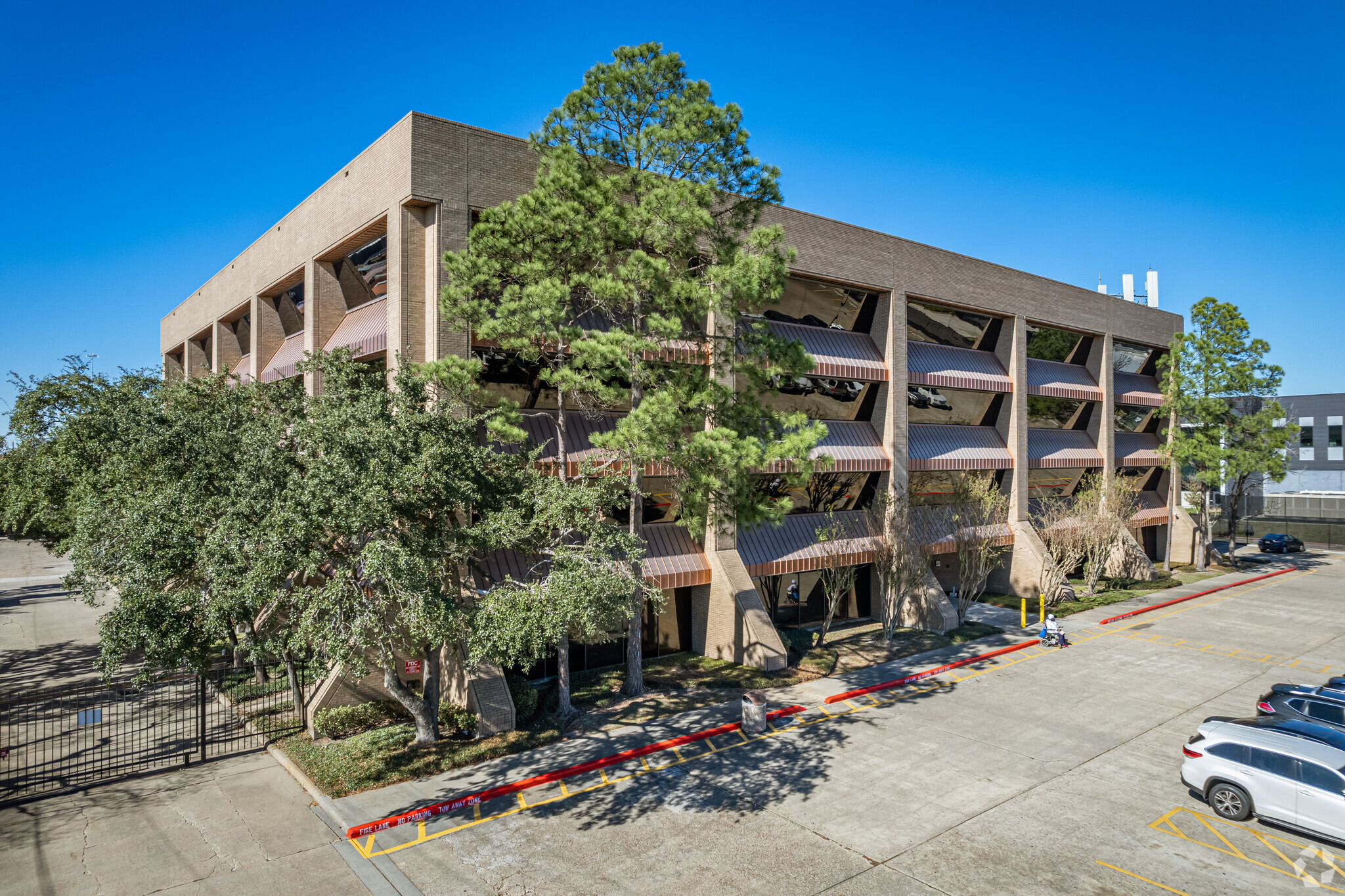 8200 Wednesbury Ln, Houston, TX for lease Building Photo- Image 1 of 30