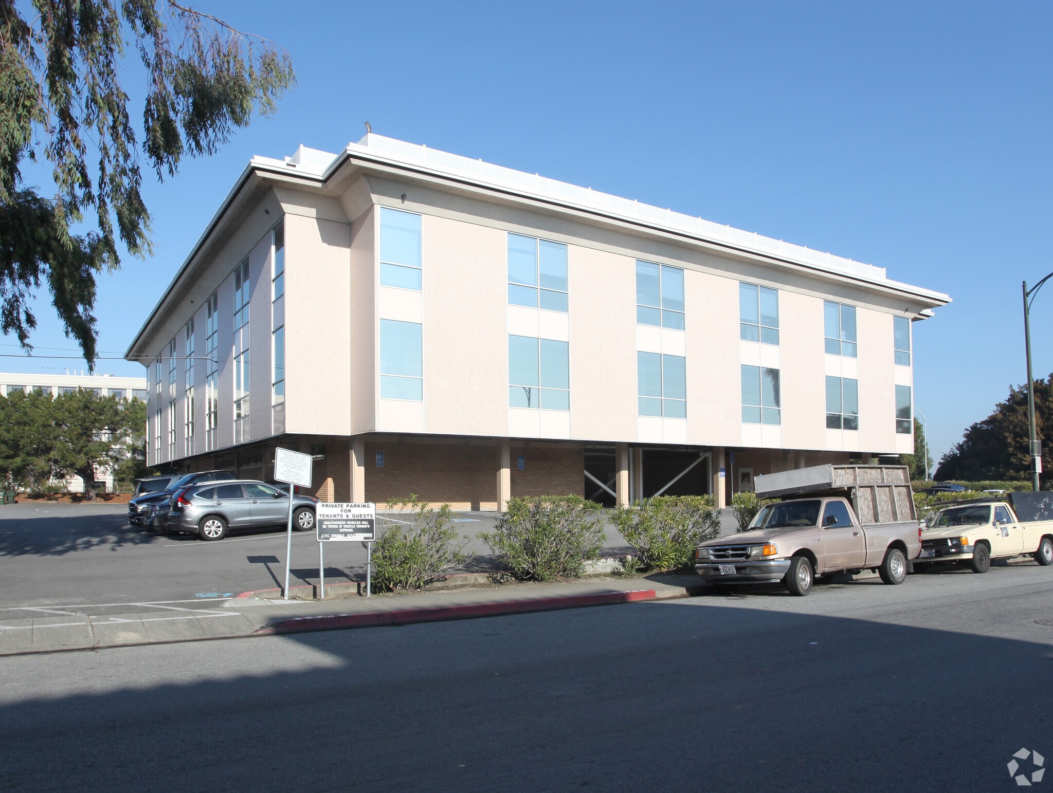 515 Howard Ave Burlingame 28 - 1z4t746