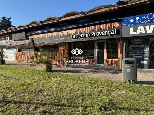 Retail in Les Pennes-Mirabeau for sale - Building Photo - Image 1 of 3