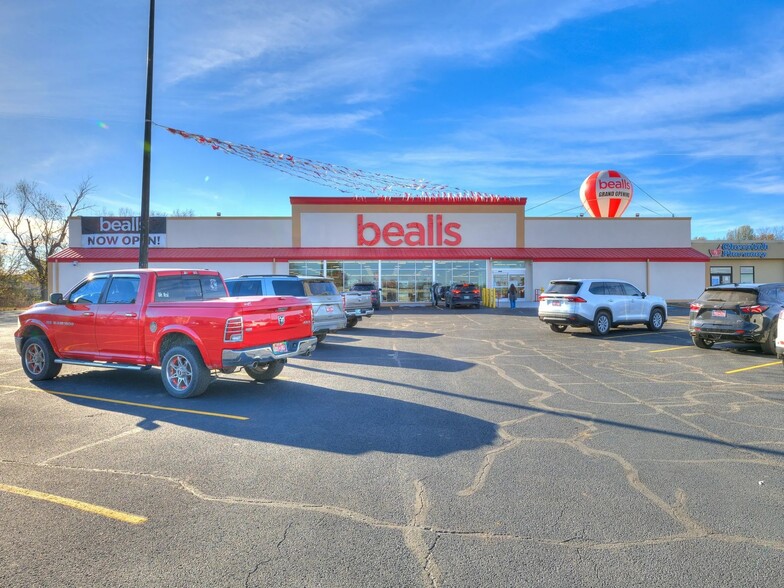 1000 W Gentry Ave, Checotah, OK for sale - Primary Photo - Image 1 of 5