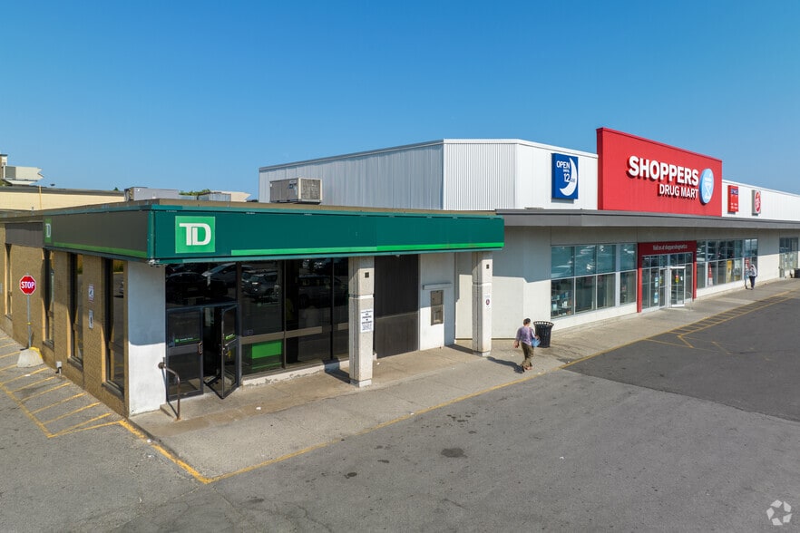 1735 Kipling Ave, Toronto, ON for lease - Building Photo - Image 3 of 10