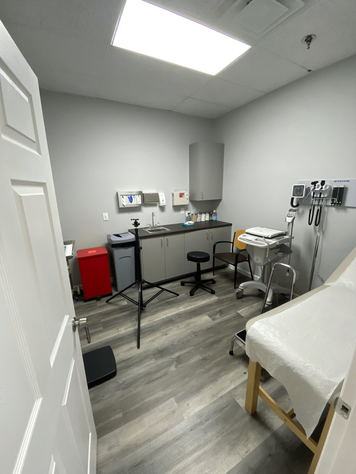 300318 Portion Rd, Ronkonkoma, NY 11779 Meat Farms Center