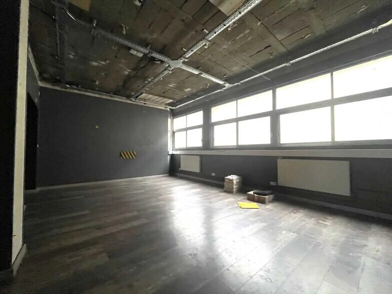 Retail in Rouen for lease - Interior Photo - Image 3 of 5