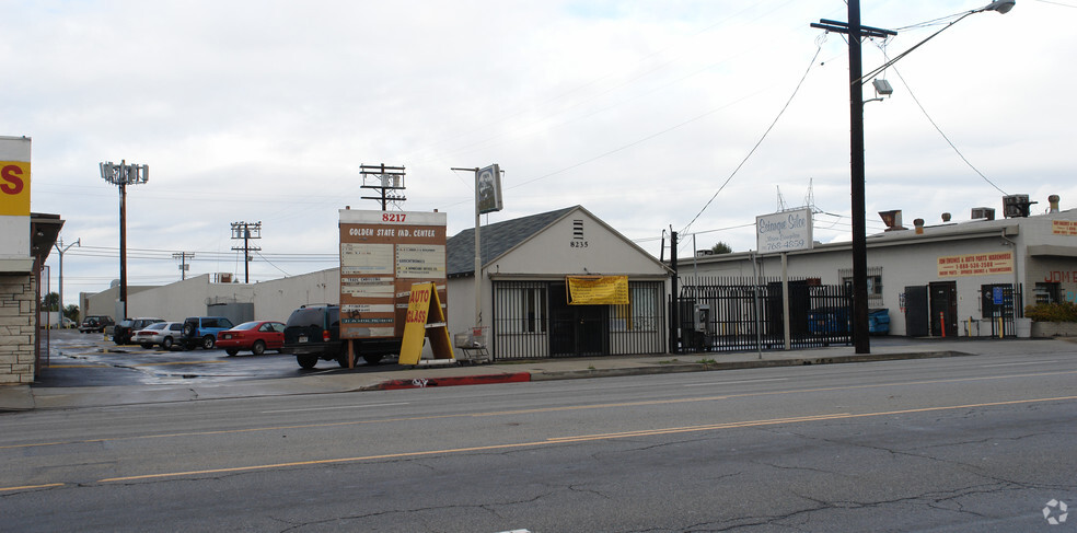 8235-8239 Lankershim Blvd, North Hollywood, CA for lease - Primary Photo - Image 1 of 8