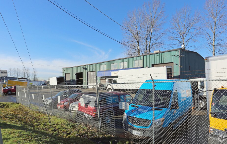 10847 Scott Rd, Surrey, BC V3V 4G8