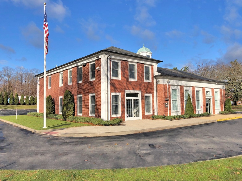 670 Old Willets Path, Hauppauge, NY for sale - Other - Image 1 of 1