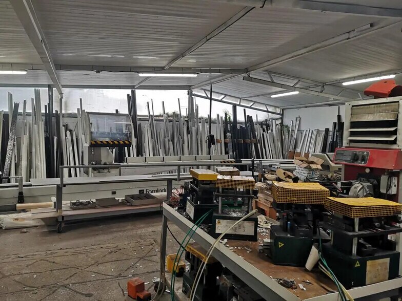 Flex in Contes for lease - Interior Photo - Image 3 of 6