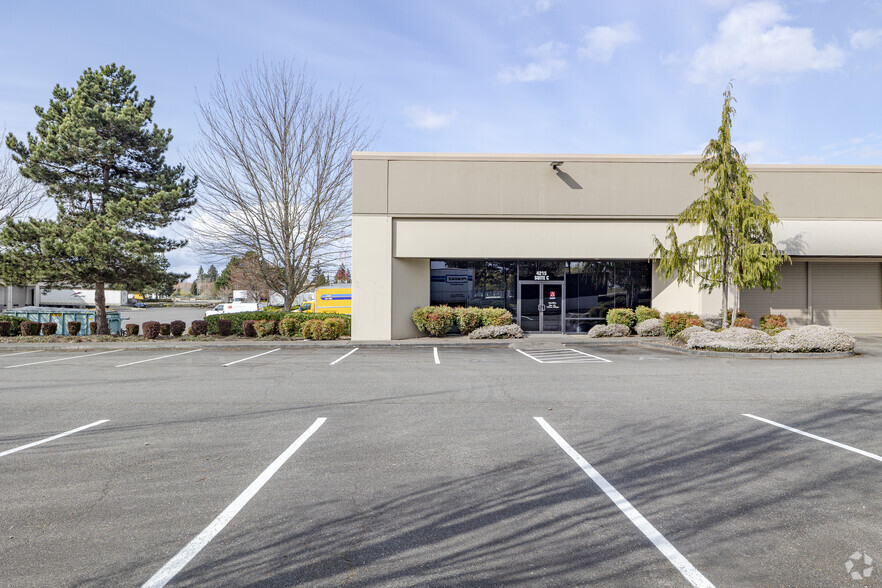 4215 95th St SW, Lakewood, WA for lease - Building Photo - Image 3 of 11