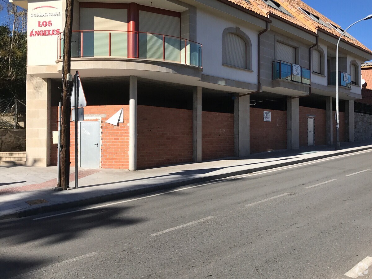 Avenida de Madrid, 8, Hoyo de Manzanares, MAD 28240 - - - Interior Photo - Image 1 of 2