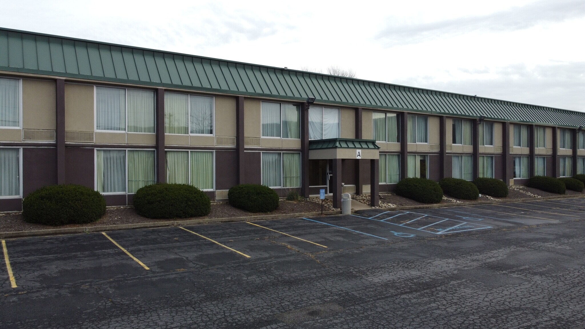 971 N Eagle Valley Rd, Milesburg, PA 16853 Estya Hotel
