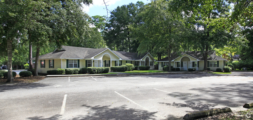 2215 Bemiss Rd, Valdosta, GA for lease - Primary Photo - Image 1 of 5