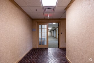 20 E 5th St, Tulsa, OK for lease Interior Photo- Image 2 of 12