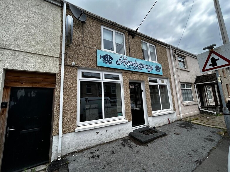 43 Iscoed Rd, Pontarddulais for sale - Building Photo - Image 1 of 1