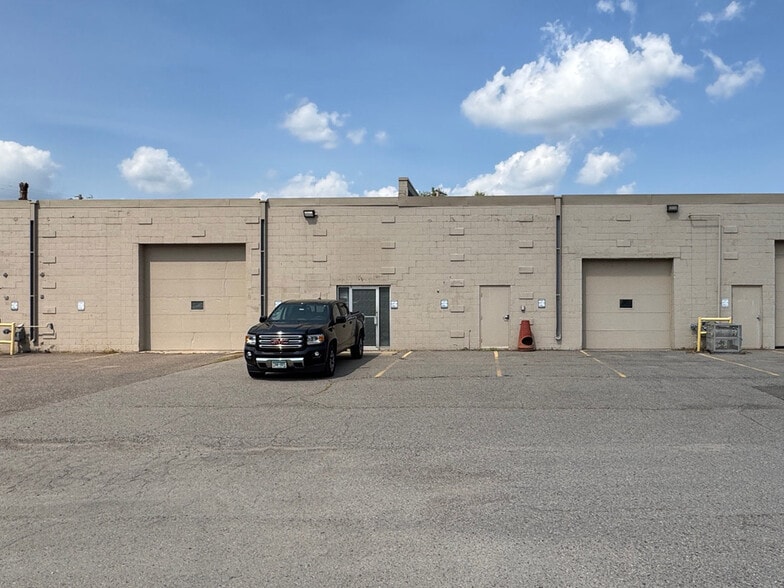 1209 W County Road E W, Saint Paul, MN for lease - Building Photo - Image 1 of 7