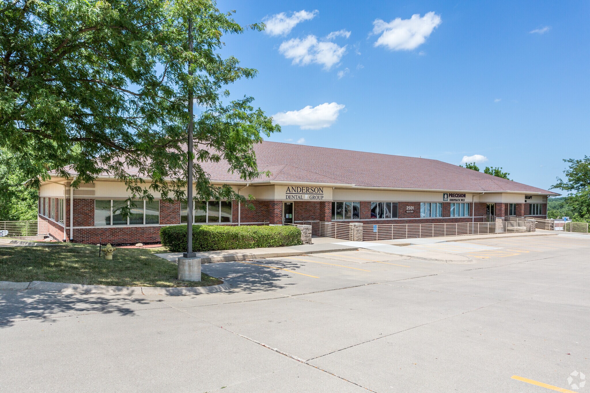 2501 Westown Pky, West Des Moines, IA for lease Primary Photo- Image 1 of 4