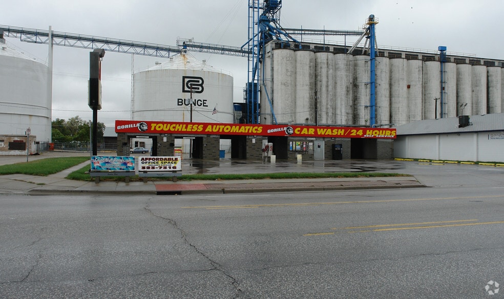 3003 W Broadway St, Council Bluffs, IA for sale - Primary Photo - Image 1 of 6