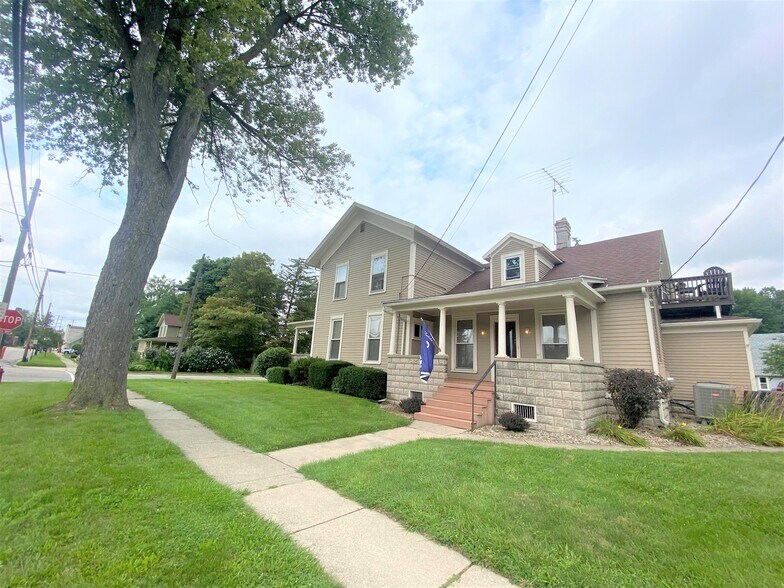 111 Giles Ave, Blissfield, MI 49228