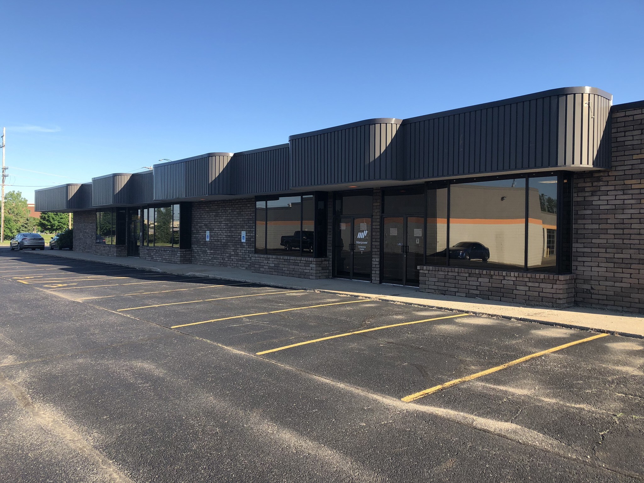 2938 Broadmoor Ave SE, Grand Rapids, MI for sale Building Photo- Image 1 of 1