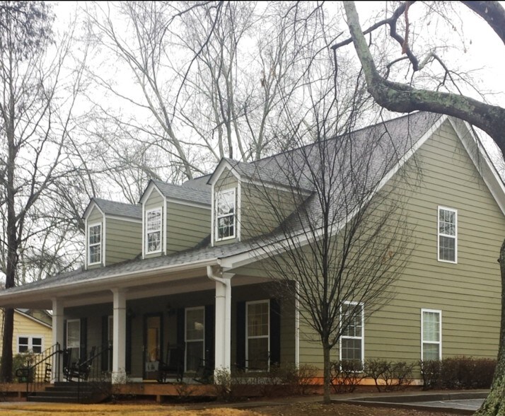 4263 Marietta St, Powder Springs, GA 30127