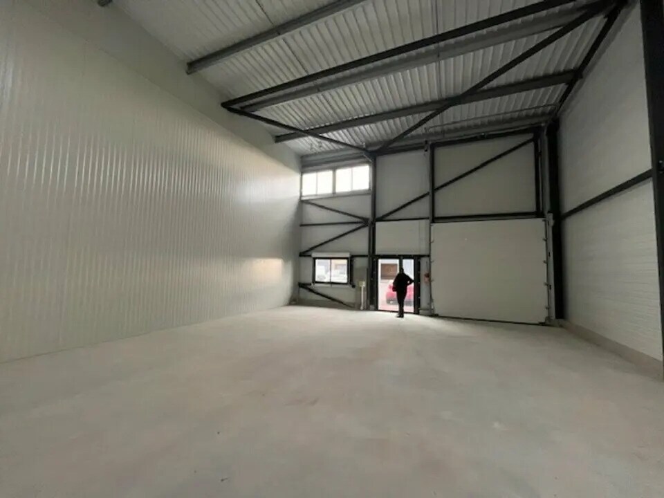 Flex in Theix for sale Building Photo- Image 1 of 3