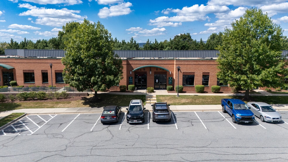 77 Thomas Johnson Dr, Frederick, MD for sale - Building Photo - Image 3 of 14