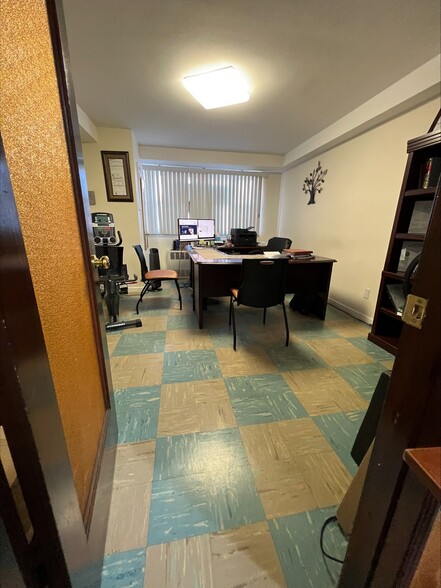 76-20 31st Ave, East Elmhurst, NY for sale - Interior Photo - Image 1 of 1