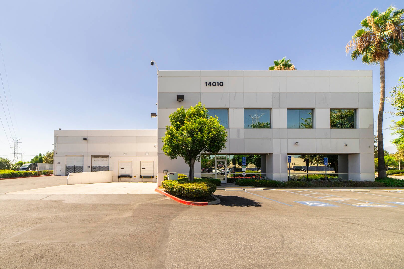 14010 Live Oak Ave  
