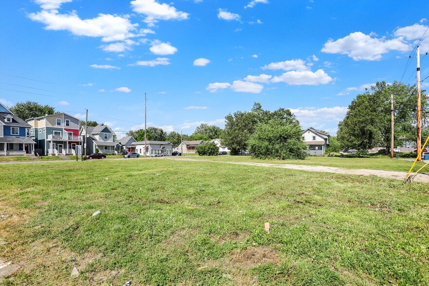 1717 Prospect St, Indianapolis, IN for sale - Building Photo - Image 3 of 13