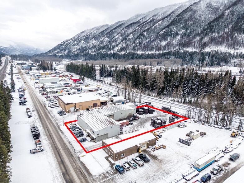 671 Douglas Fir Rd, Sparwood, BC for sale - Building Photo - Image 2 of 6