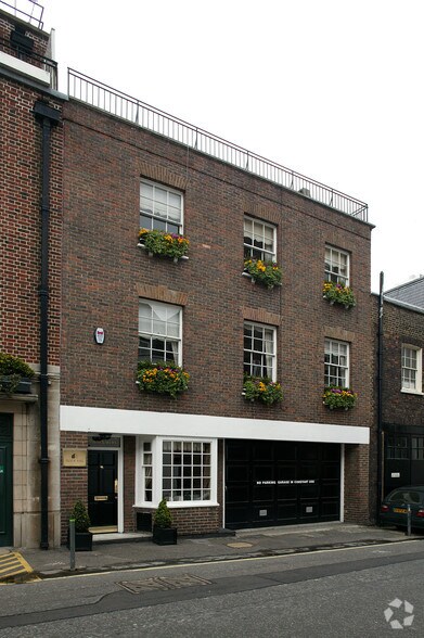 49 Hays Mews, London for sale - Primary Photo - Image 1 of 1