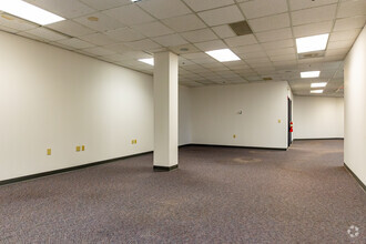 100 E Campus View Blvd, Columbus, OH for lease Interior Photo- Image 2 of 9