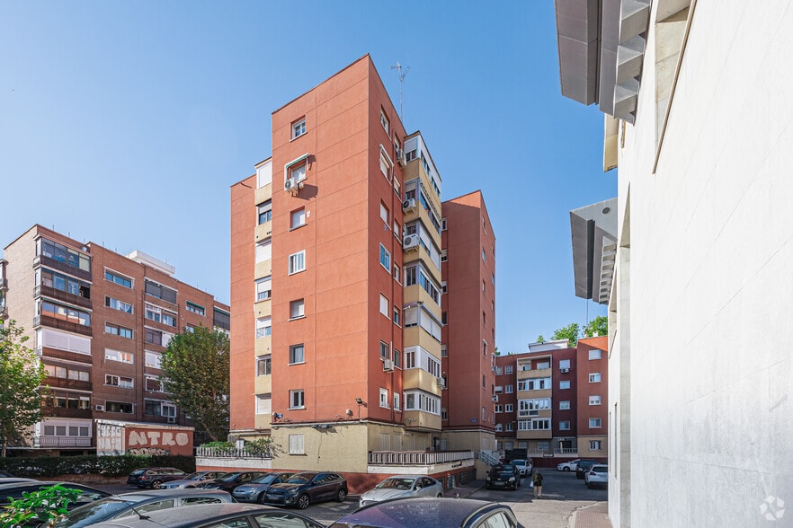 Calle de Aniceto Marinas, 92, Madrid, Madrid for sale - Building Photo - Image 2 of 2